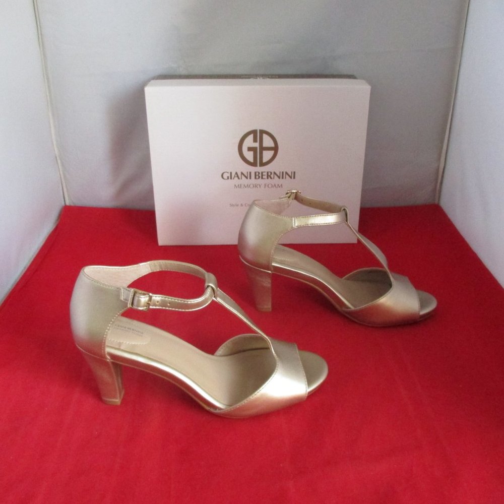 GIANI BERNINI Claraa Memory Foam Dress Sandals $79  US Size 7 1/2 W  Gold - #809